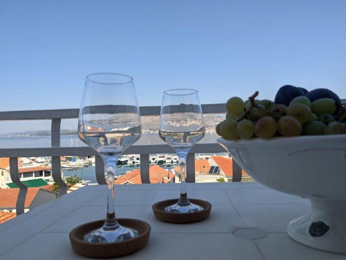 Apartments Biserka - 50 M From Beach Трогир Экстерьер фото