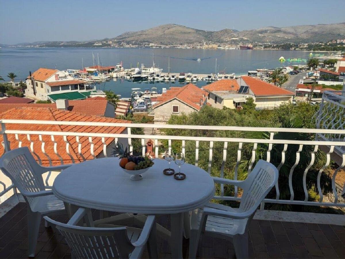 Apartments Biserka - 50 M From Beach Трогир Экстерьер фото
