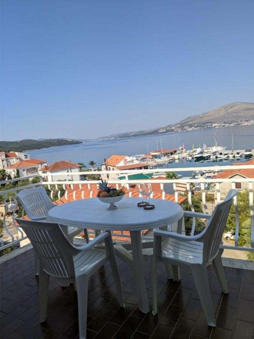Apartments Biserka - 50 M From Beach Трогир Экстерьер фото