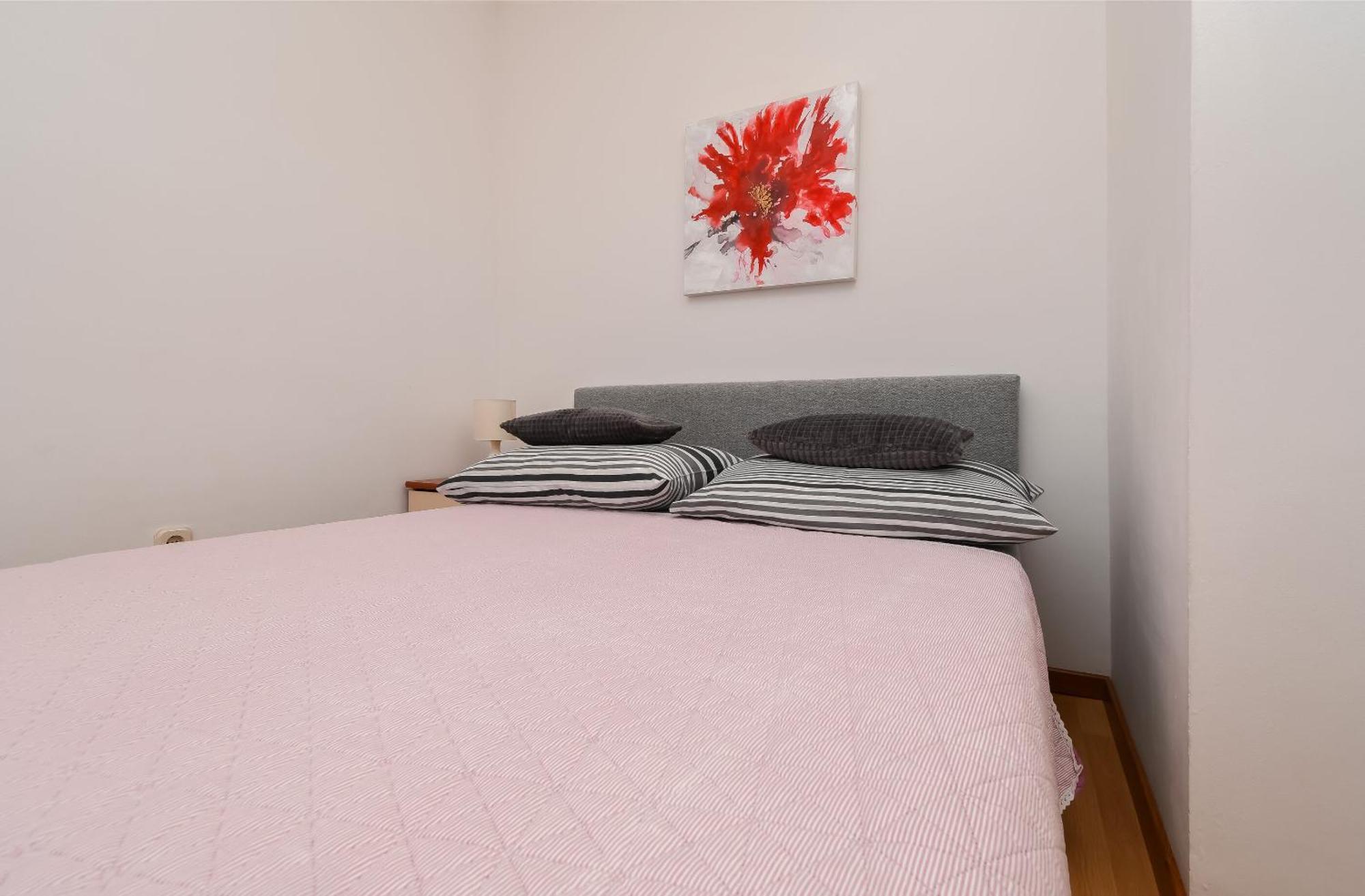 Apartments Biserka - 50 M From Beach Трогир Экстерьер фото