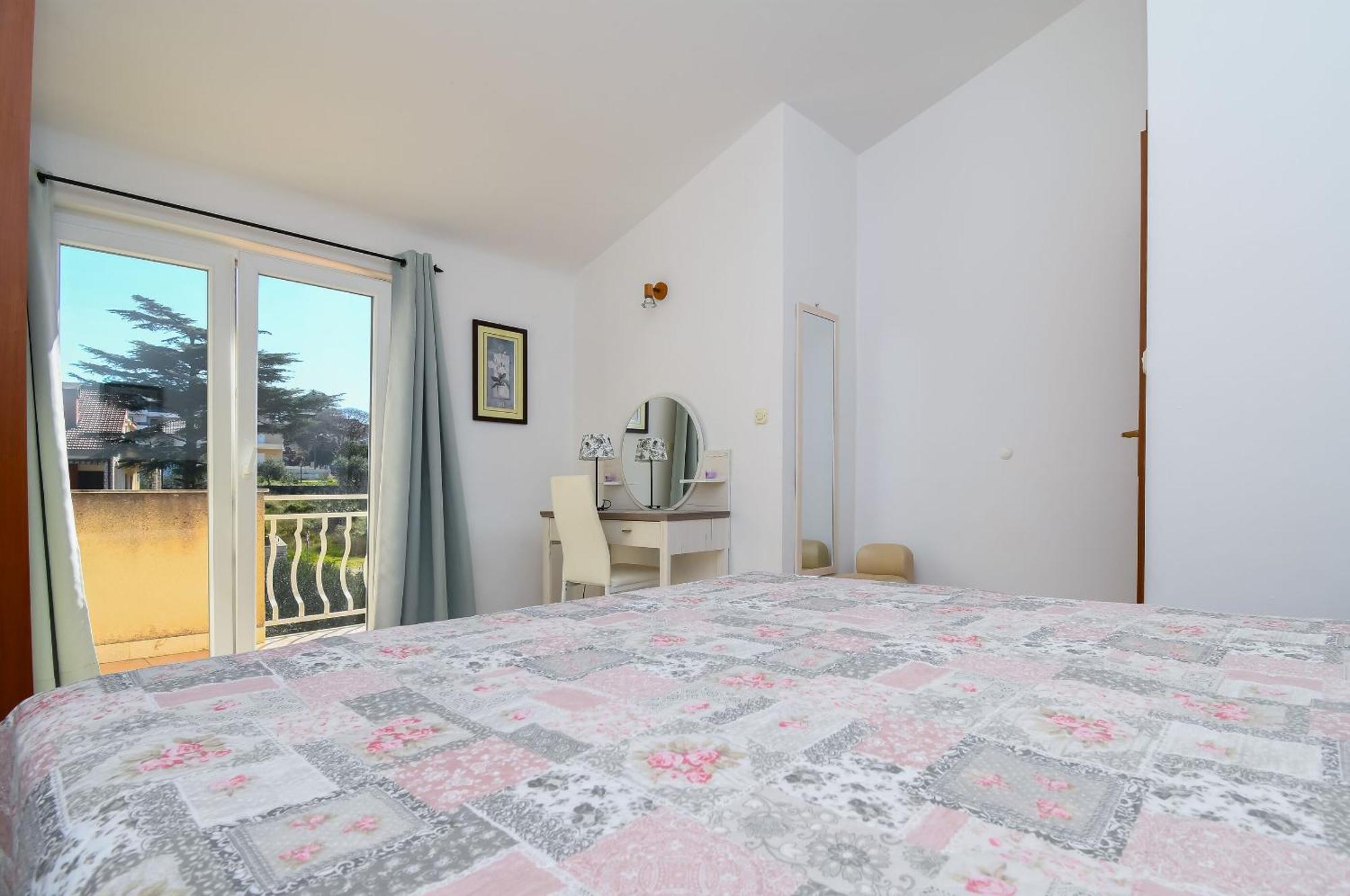 Apartments Biserka - 50 M From Beach Трогир Экстерьер фото