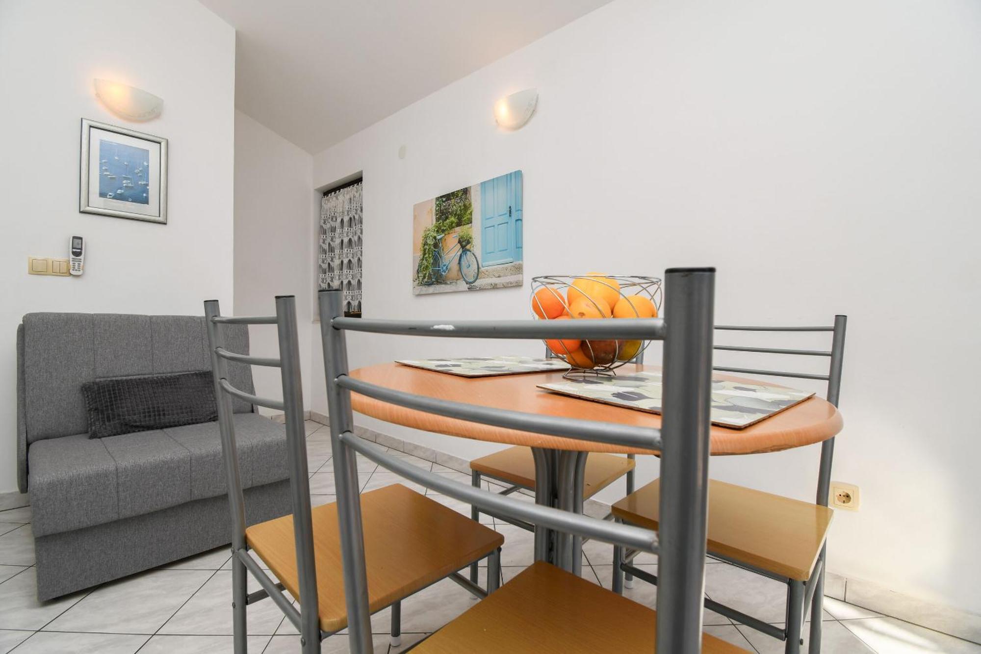 Apartments Biserka - 50 M From Beach Трогир Экстерьер фото