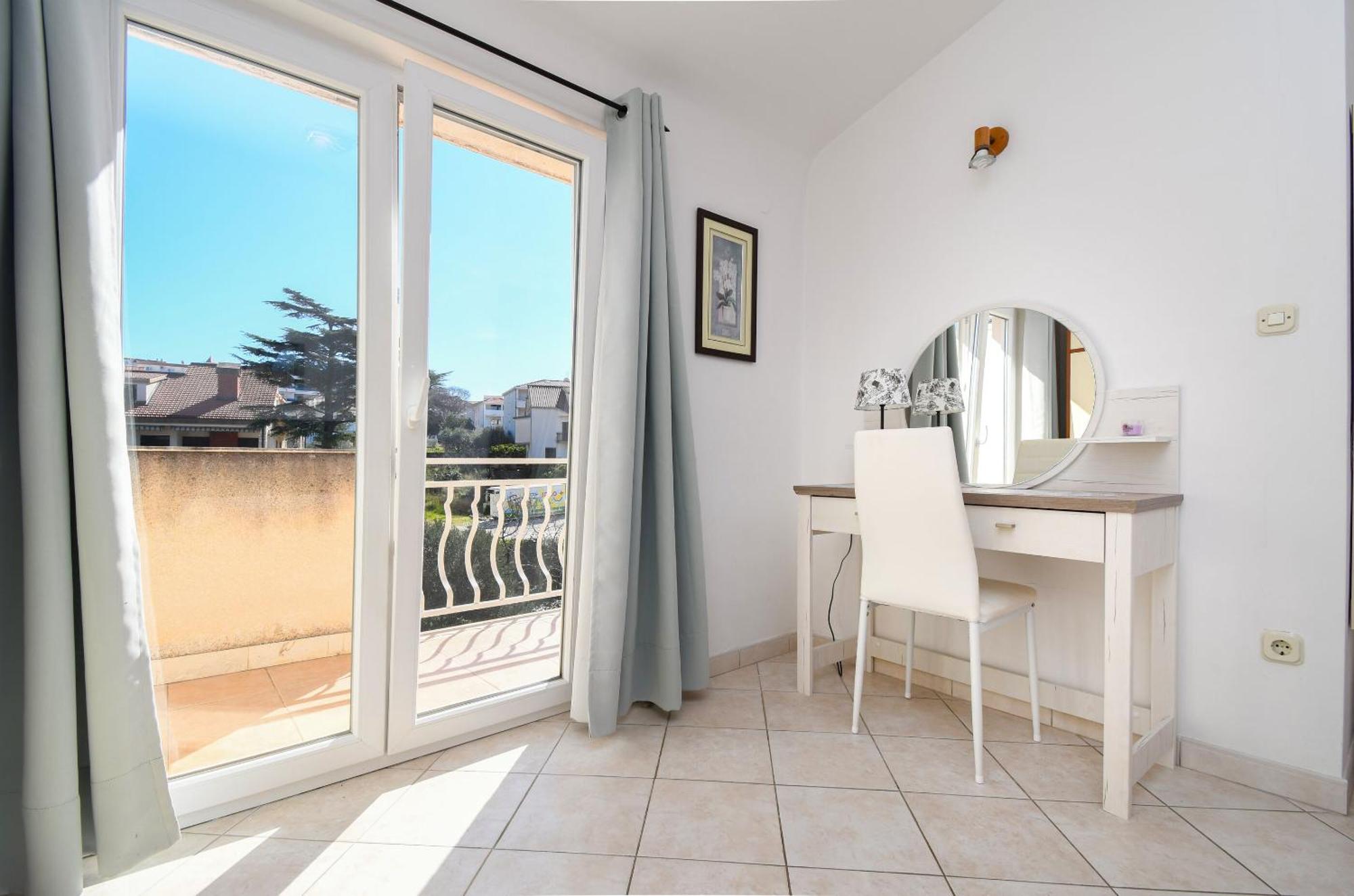 Apartments Biserka - 50 M From Beach Трогир Экстерьер фото