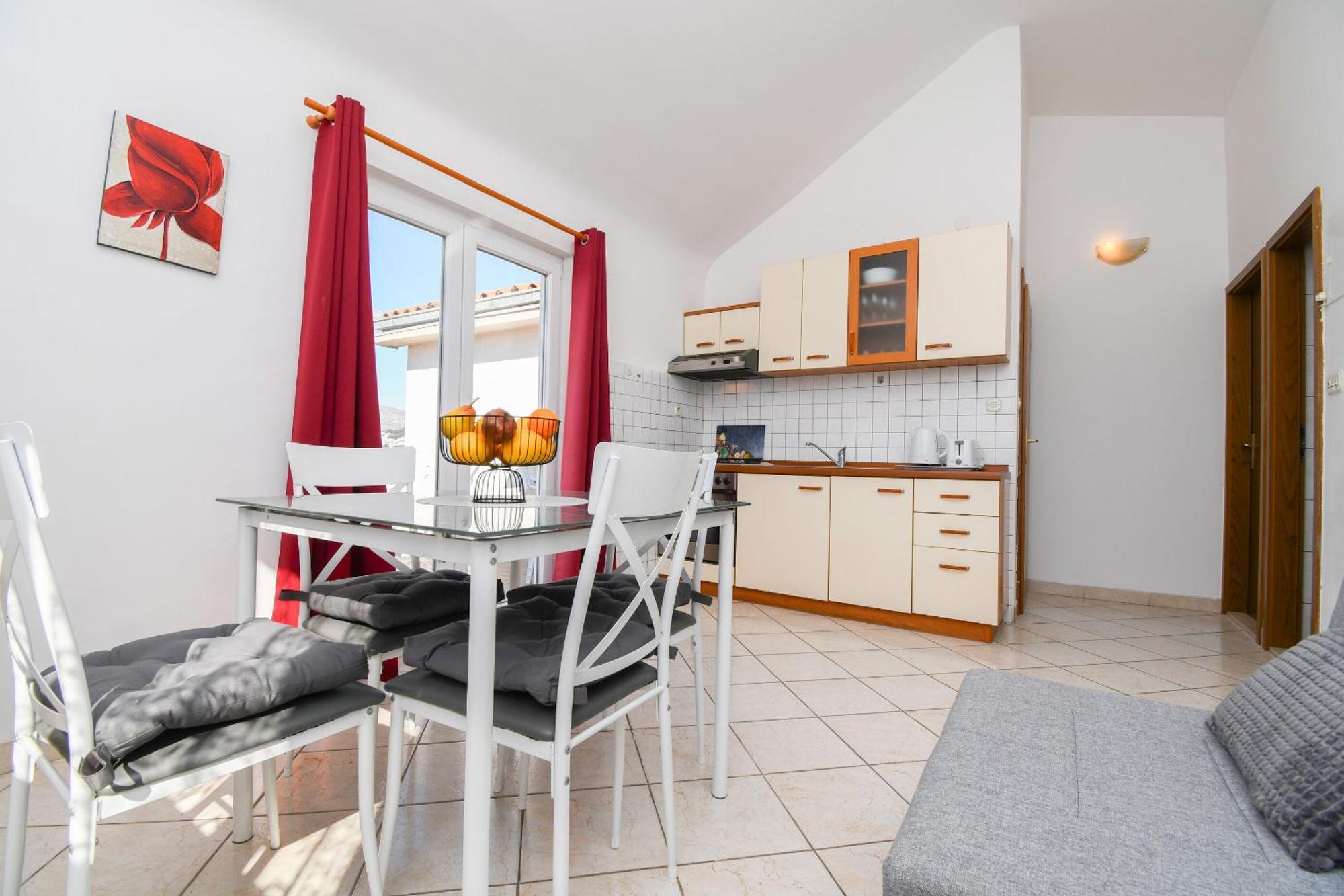 Apartments Biserka - 50 M From Beach Трогир Экстерьер фото