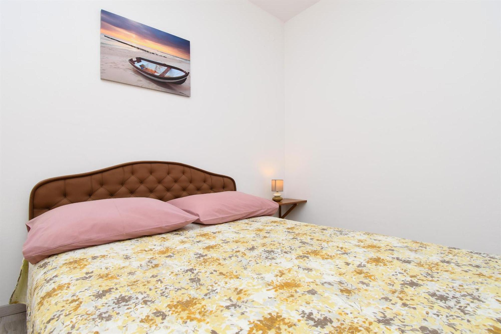 Apartments Biserka - 50 M From Beach Трогир Экстерьер фото