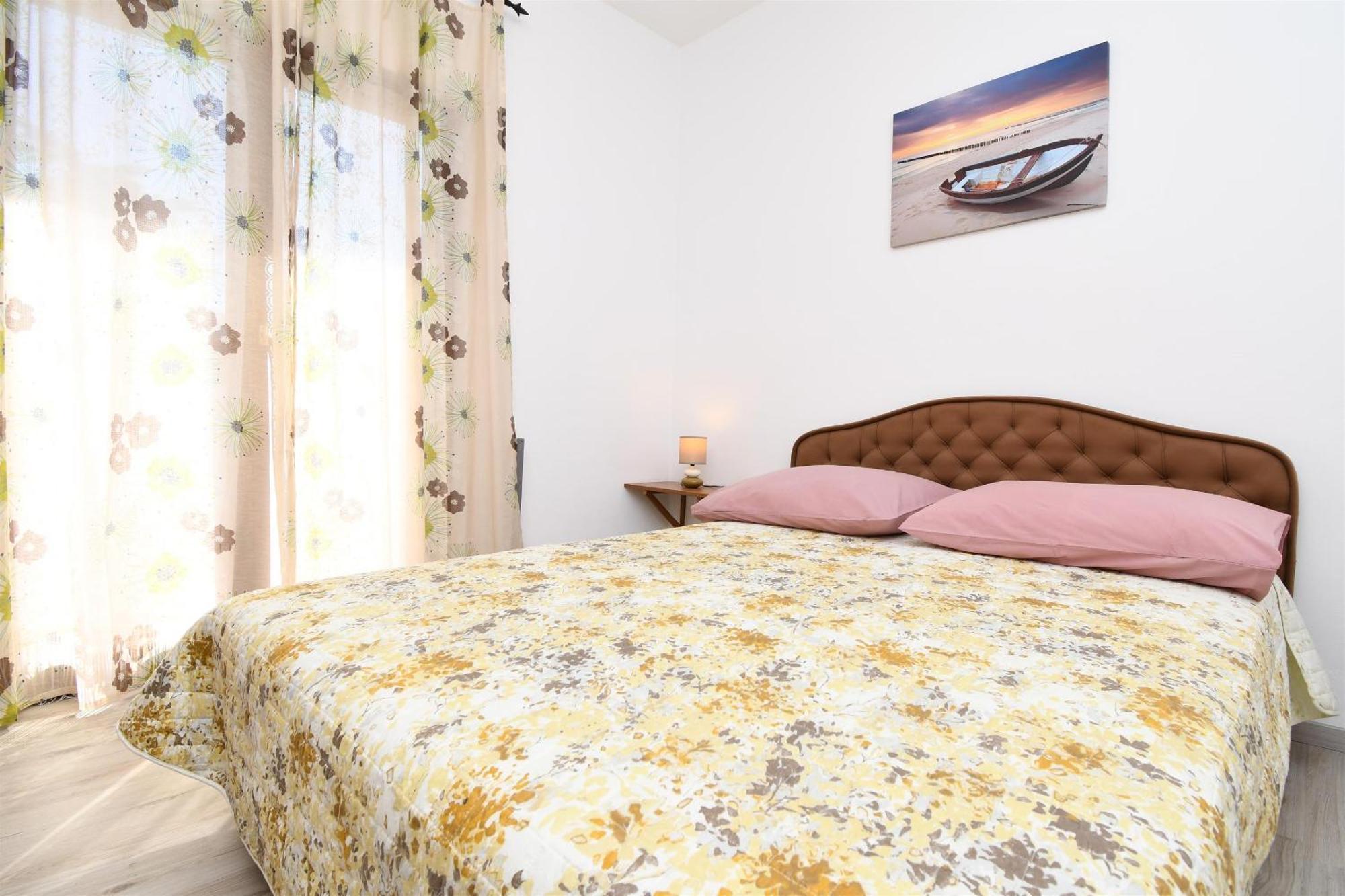 Apartments Biserka - 50 M From Beach Трогир Экстерьер фото