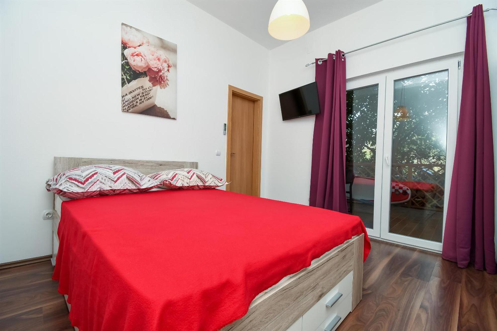 Apartments Biserka - 50 M From Beach Трогир Экстерьер фото