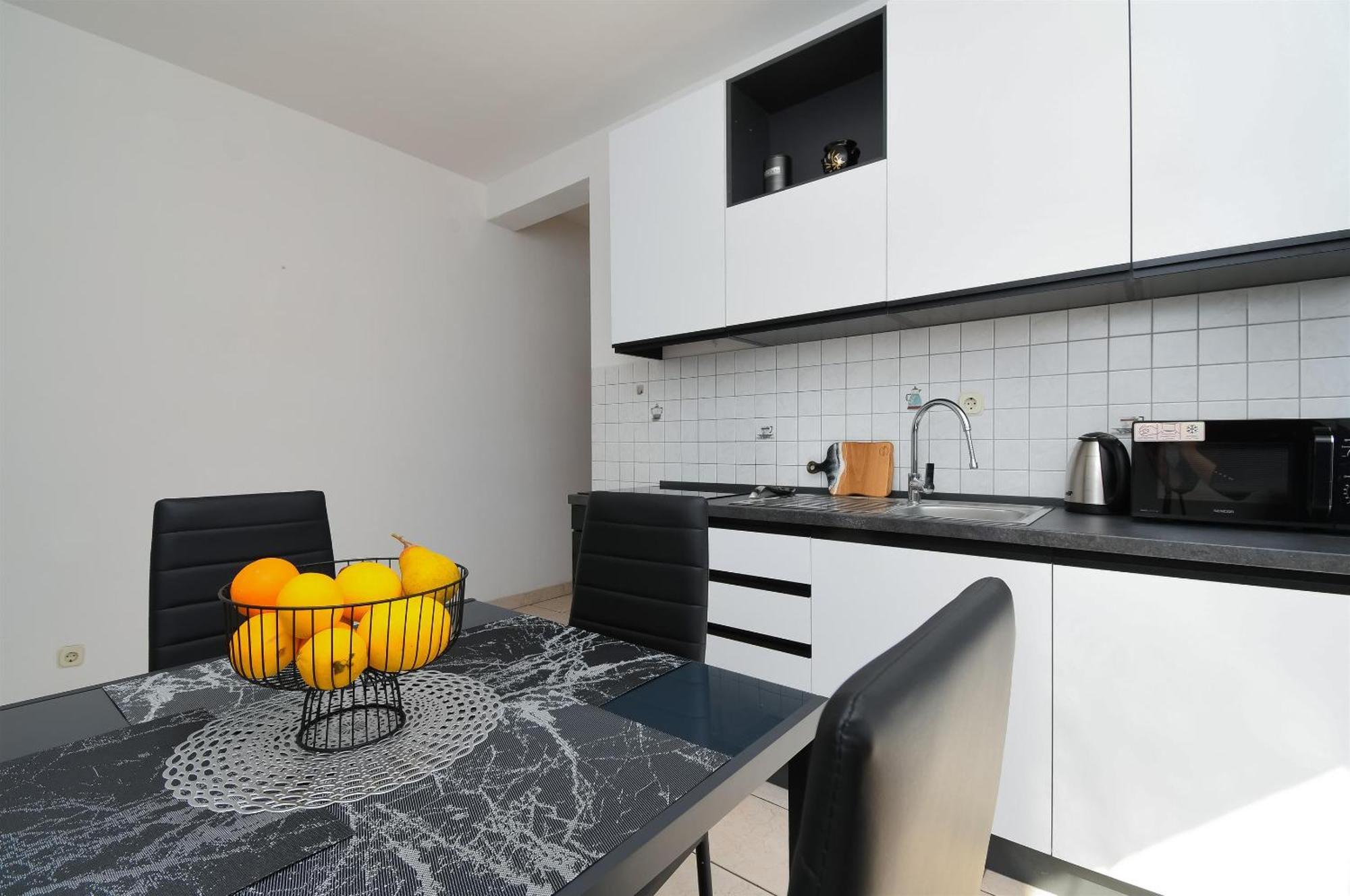 Apartments Biserka - 50 M From Beach Трогир Экстерьер фото