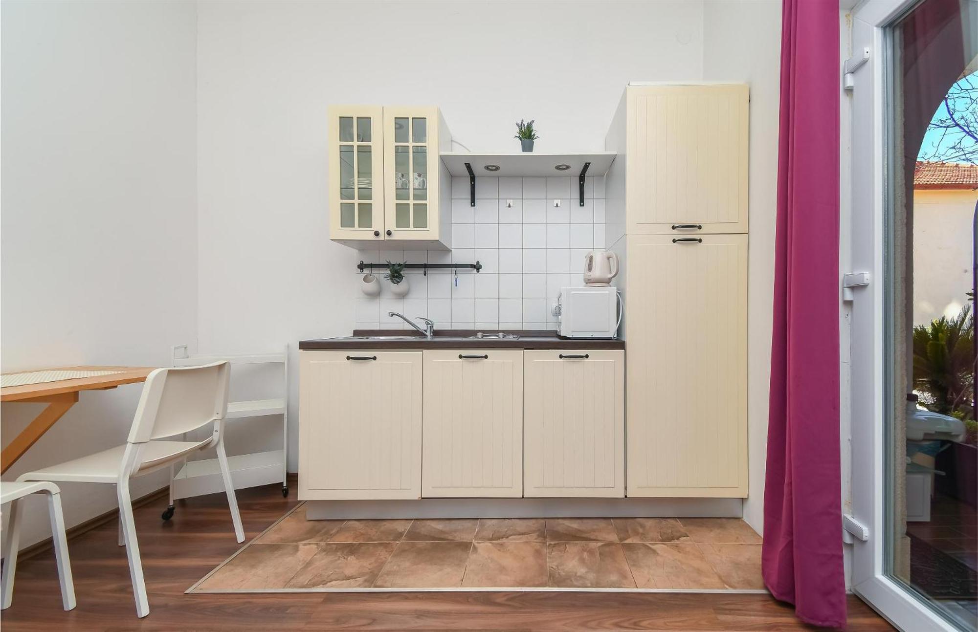 Apartments Biserka - 50 M From Beach Трогир Экстерьер фото