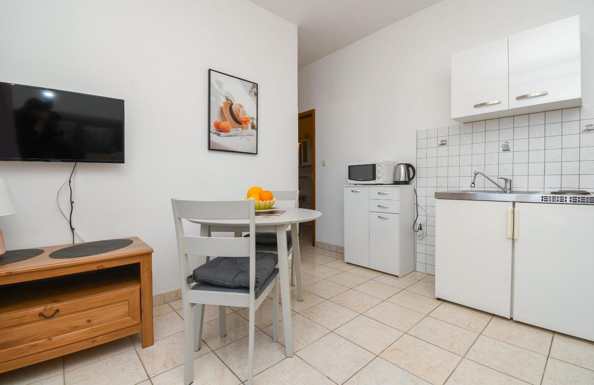 Apartments Biserka - 50 M From Beach Трогир Экстерьер фото